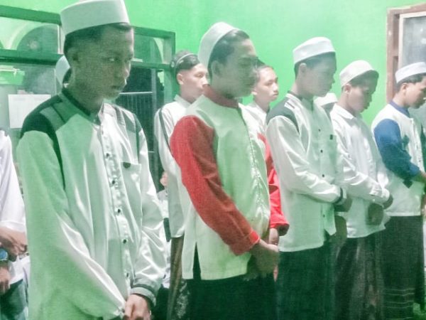 Pelantikan dan Pengukuhan Pengurus Pondok Pesantren Riyadlus Sholihin Rejing Masa Khidmah 2023-2024: Membangun Pemimpin Santri yang Berkualitas